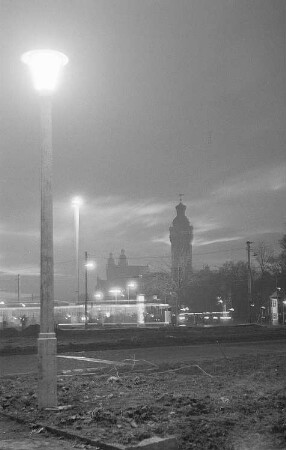 Neues Rathaus in Leipzig in der Abenddämmerung