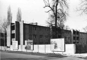 Dresden-Neustadt. Wohnblock, Hans-Oster-Straße (1985 erbaut, 1996 Abriss). Straßenansicht
