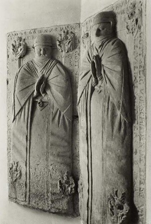 Figurengrabstein für zwei weibliche Mitglieder der Familie Löser (gestorben 1566)