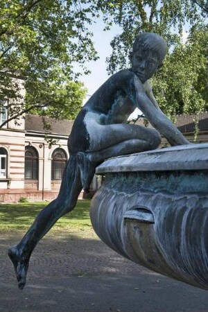 Hygieia-Brunnen — Brunnenfigur