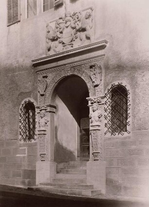Radolfzell, Österreichisches Schlösschen : Radolfzell. Österreichisches Schlösschen (als Residenz für Erzherzog Leopold Wilhelm von Oesterreich erbaut). Portal der Südseite