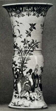 Flötenvase mit farbiger Malerei
