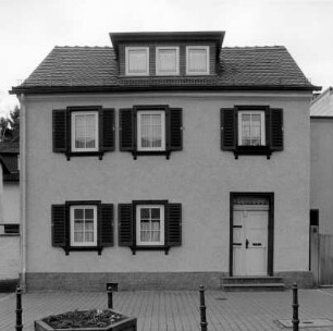 Wohnhaus; Bad Homburg, Bachstraße 8