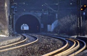 Stuttgart Feuerbach Pragtunnel Nordportal Ferngleis