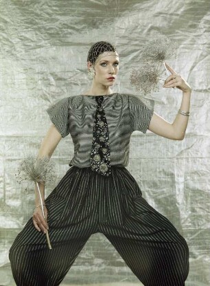 Modeaufnahmen für Ausstellung und Anzeigengestaltung : VVB Textima. Modeaufnahmen für Ausstellung und Anzeigengestaltung