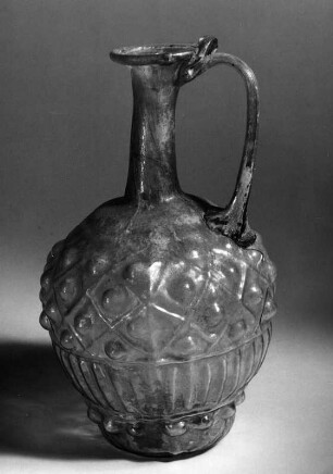 Römische Kanne : Römische Kanne. Glas (0/395). Speyer: Historisches Museum der Pfalz mit Weinmuseum
