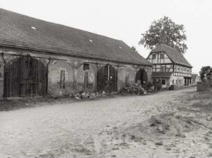 Stall, Hartau