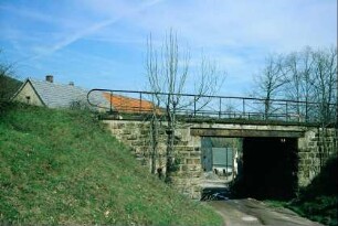 Eisenbahnbrücke am oberen Ortsrand, Ortsteil Dörrberg