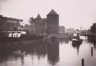Danzig, Hafen : Danzig (Gdansk/Polen). Hafen und Milchkannentor. Blick über die Neue Mottlau