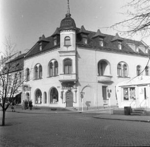 Bernau, Bürgermeisterstraße 8/Ecke Louis-Braille-Straße. Adler-Apotheke (1901). Eckansicht