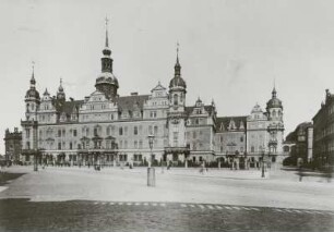 Dresden-Altstadt. Residenzschloß (Umbau 1883-1901; G. Dunger, F. Fröhlich). Straßenansicht von Westen