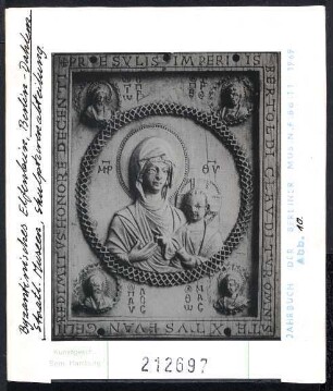 Berlin, Staatl. Museen Dahlem: Elfenbeintafel. Madonna mit Kind