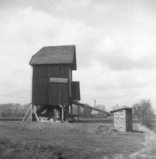 Bufleben-Pfullendorf. Relikt einer Bockwindmühle