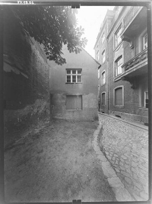 Cottbus-Mitte, Töpferstraße 2. Wohnhaus (1906-1907). Straßenfront (Teilansicht)