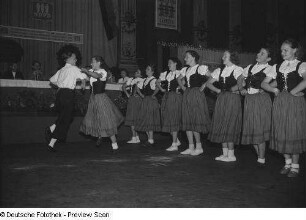 Aufführung eines Volkstanzes