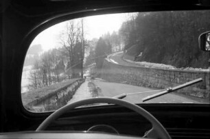 Oberstaufen: Alpenstraße vom Fahrersitz aus, Abzweig Oberstaufen