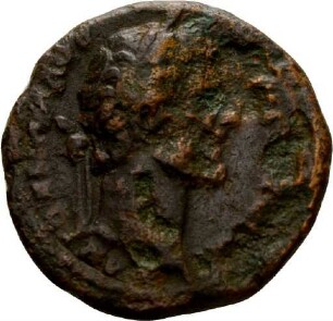 As des Antoninus Pius mit einer Inschrift im Eichenkranz