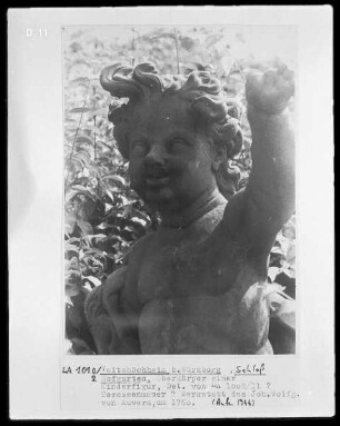 Putto auf dem Geländer der Schloßterrasse