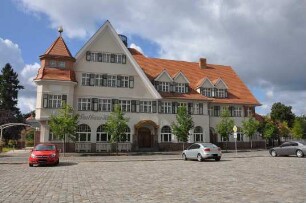 Brieske (Brjazki), Senftenberg, Platz des Friedens 4
