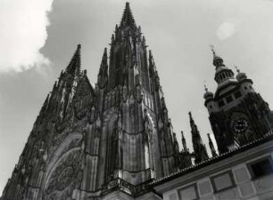 Die gotischen Türme des Veitsdom