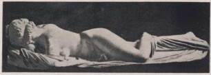 Fotografie der Skulptur „Schlafender Hermaphrodit“ (Vorderansicht)