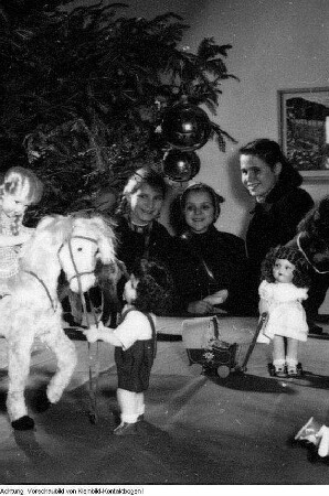 Dresden, Kurt-Fischer Platz (Olbrichtplatz), Nordhalle, Weihnachtsmesse 1953, Herstellung und Verpackung von Dresdner Weihnachtsstollen, November 1953