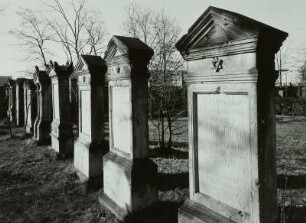 Guben, Grabsteine, spätes 19. Jahrhundert, auf dem Jüdischen Friedhof