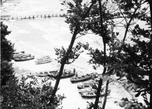 Varna: Strand nach unten gesehen, Boote