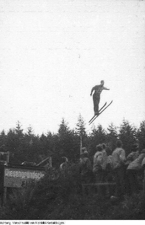Sächsische Schweiz, Hohnstein mit R. König, Blick auf den Falkenstein, Bloßstock, 1956 & Sächsische Schweiz, Sprung von Heinz Böttger am Hohen Porstein, 1955 & Sächsische Schweiz, Riesengrundschanze, Sommerskispringen auf Sprungmatten