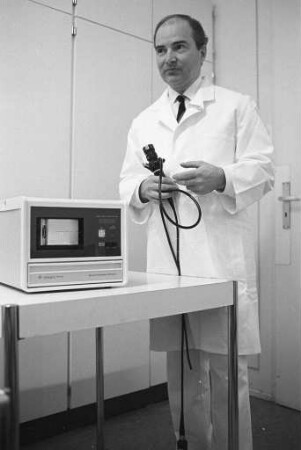 Städtisches Klinikum Karlsruhe. Neuer Chefarzt der Abteilung Gefäßchirurgie Privatdozent Dr. Ernst-Ullrich Voss
