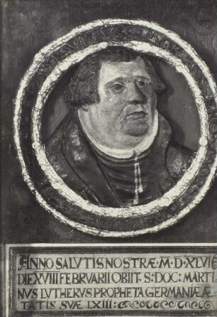 Döbeln, Nicolaikirche, Medaillonbildnis von Martin Luther in der Sakristei : Papiermaché, um 1550