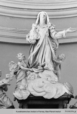 Hauptaltar mit dem Grabmal der heiligen Agnes von Montepulciano
