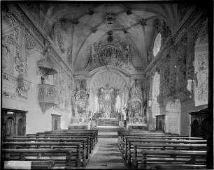 Hechingen Franziskanerkirche Sankt Luzen Innenansicht Richtung Altar