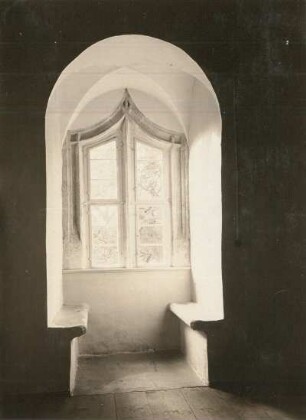 Sachsenburg. Schloß. Nischenfenster