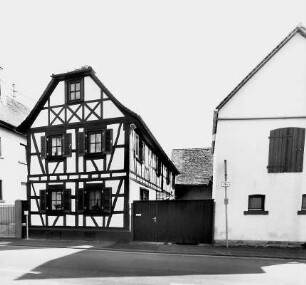 Rosbach vor der Höhe, Nieder-Wöllstädter Straße 22