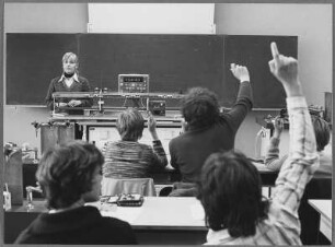 Schüler beim technischen Unterricht