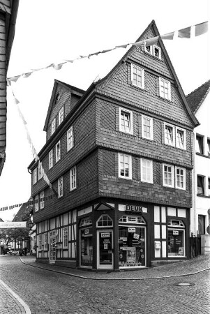 Wohnhaus (Wohn- und Geschäftshaus, Fachwerk); Frankenberg, Ritterstraße 11