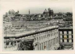 Blick auf das zerstörte Berlin nach Kriegsende
