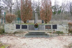 Gefallenendenkmal; Hungen, In den Wingerten