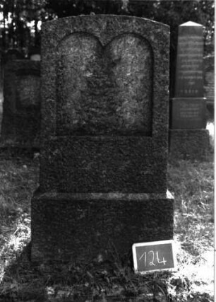 Grabstein 124 Texttafel fehlt: Grabstein 124