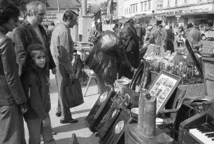 Flohmarkt in der Pfinztalstraße in Durlach