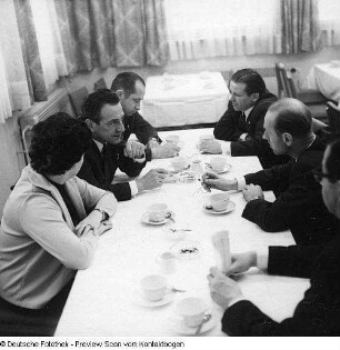 Grußadresse Stadtleitung; Stadtbezirksdelegierten-Konferenz; Eröffnung Parteilehrjahr 1971/1972