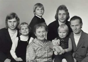 Ehepaar Ludwig mit fünf Kindern