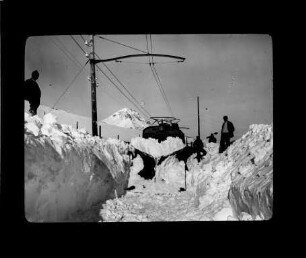Eisenbahn mit Schneepflug