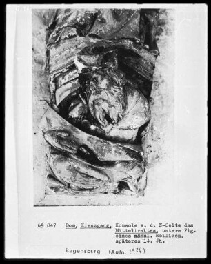 Figur eines männlichen Heiligen