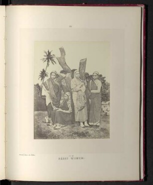 Pársí women.