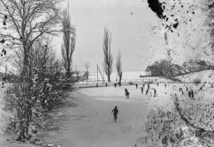 Schlittschuhlaufen auf einem Dorfteich (vielleicht bei Rochsburg)