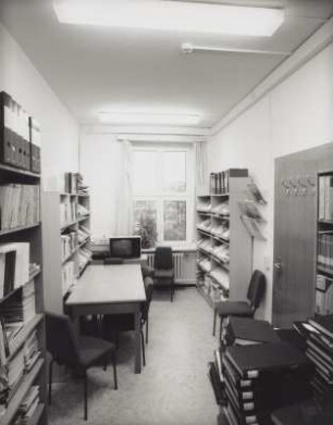 Sächsische Landesbibliothek - Staats- und Universitätsbibliothek Dresden. Zweigbibliothek Maschinenwesen, Teilbibliothek Textil- und Bekleidungstechnik. Dienstzimmer : Dresden-Südvorstadt, Hohe Straße 6 (Gebäude der TU Dresden). Sächsische Landesbibliothek - Staats- und Universitätsbibliothek Dresden. Zweigbibliothek Maschinenwesen, Teilbibliothek Textil- und Bekleidungstechnik. Dienstzimmer