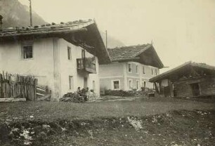 Gschnitz im Gschnitztal (Österreich). Bauernhäuser