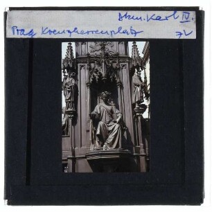 Prag, Denkmal für Karl IV. : Allegorie der Medizin